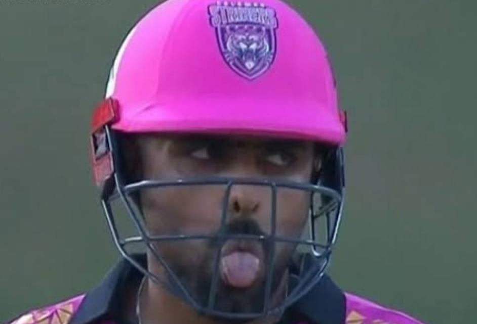 Breaking News 🤡
Pakistan cricket team's batsman Babar Azam proved to be a complete flop in today's India-Pakistan match. Babar Azam, who is often referred to as a "Test match batsman" in T20 cricket, failed to make any significant runs today. In addition, shocking news is coming