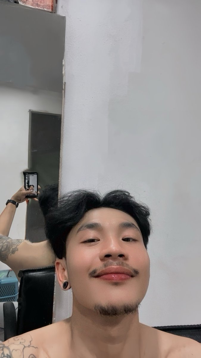 หล่อเลย กระเทยบอก🧸 tweet media