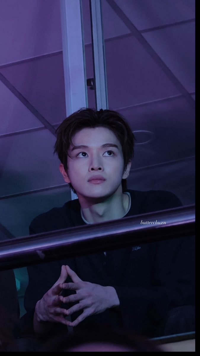 NO because this pic is genuinely insane???
This is Sungchan after finishing THREE schedules in one day and he still looks this unreal??? 
I’d be dead tired but he’s just glowing 😭