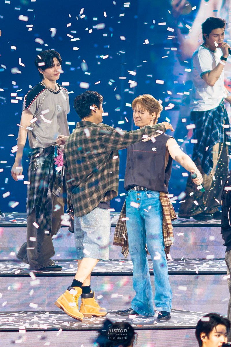 _depense's tweet image. 事実関係を確認した訳じゃないけど、Riserの立ち上げ、Kristが色々提案したりしたんじゃないかと思ってて。音楽やりたかったなのちも賛同してさ。

だから、初期メンバー（最初はBrightもいたけど）にとっては特に、レーベルコンサートの成功は、感慨深いんじゃないかな、とか。

おめでとう。