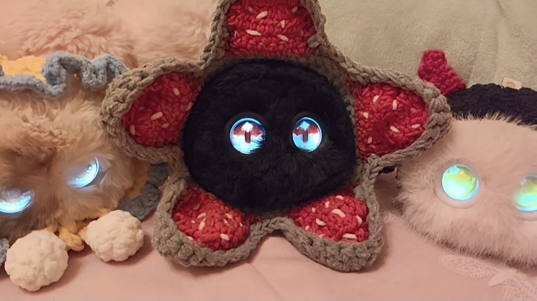 This Fuzozo just entered the Upside Down dressed as a Demogorgon and honestly… Hawkins isn’t ready for this level of drip! 🌌