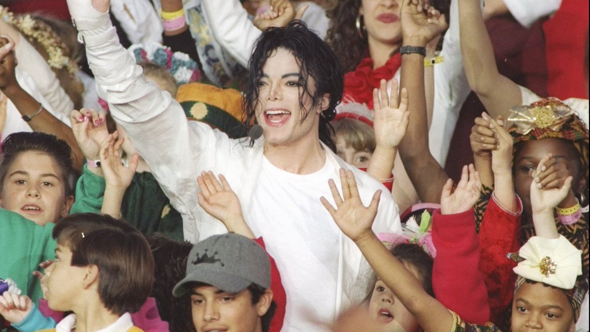 It turns out that Michael Jackson created Neverland to protect kids and prevent them from being trafficked to Epstein Island.

We all owe him an apology🫶🏻
