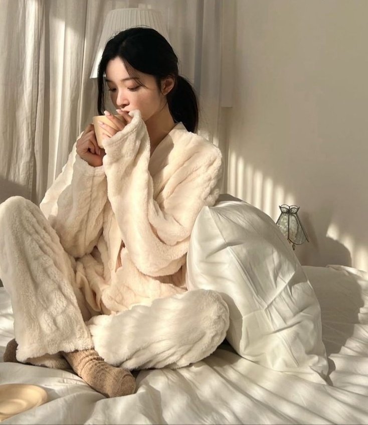 biiiimine's tweet photo. Rainy days make me want to stay lazy and do nothing https://t.co/Tp2KSNhmNc