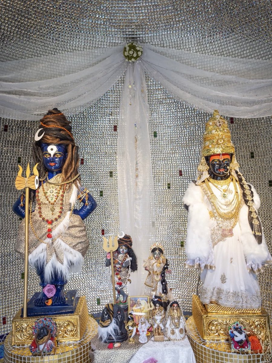 BhaktiMarga108's tweet photo. Blessed Maha Shivratri to everyone ❤️ 🔱 ❤️ 

Enjoy a few impressions from today’s mood at the Ashram ‘Shree Peetha Nilaya‘ in Germany 

____    
#Mahashivaratri #HindusInDeutschland #BhaktiMarga https://t.co/QJ7CjyX0LZ