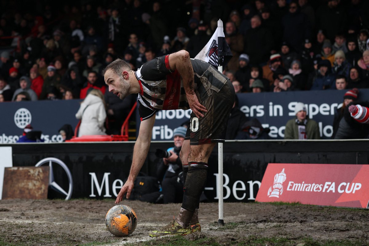 premierleague's tweet photo. It was a muddy one between @Wolves and Grimsby 🧼 https://t.co/JXIO2hOUH8