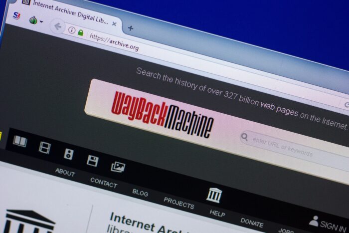 techdaily24's tweet image. Major news outlets are blocking the Internet Archive's access to protect their content from AI companies. This trend raises concerns about the future of online information preservation. What are your thoughts on this development? #AIIm #ContentAccess #AIImpact