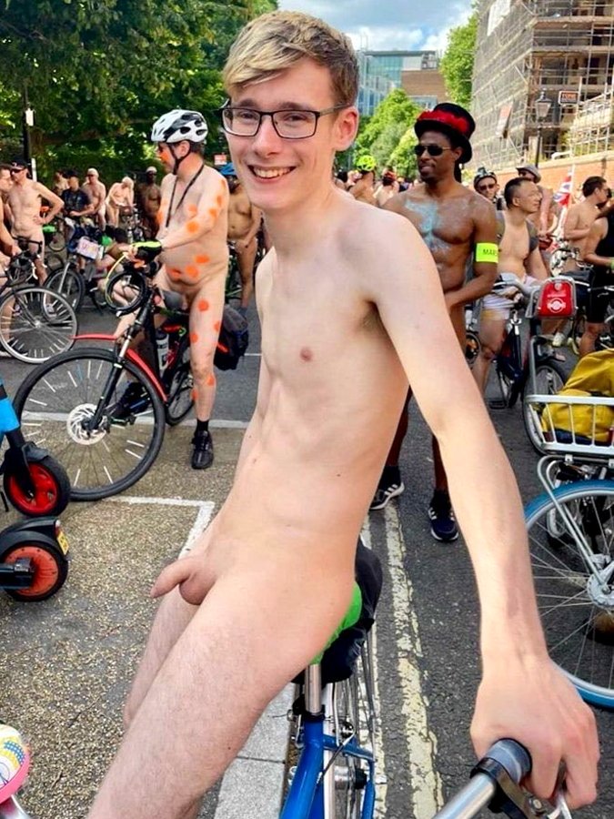 World_Naked_RideBike (@wnakedridebike) on Twitter photo 