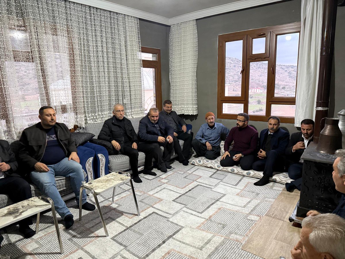 mehmetyilmazmy_'s tweet photo. Uğruca Mahalle Muhtarı Sn.Ahmet DEMİR’in Babasının , Umre vazifesini tamamlayarak dönmesi vesilesiyle hanesinde ziyaret ederek 'Allah kabul etsin' dileklerimizi ilettik. 

Misafirperverliği ve hoş sohbeti için teşekkür ederiz. Rabbim gitmek isteyen herkese bu kutsal yolculuğu nasip etsin İnşaallah 🤲