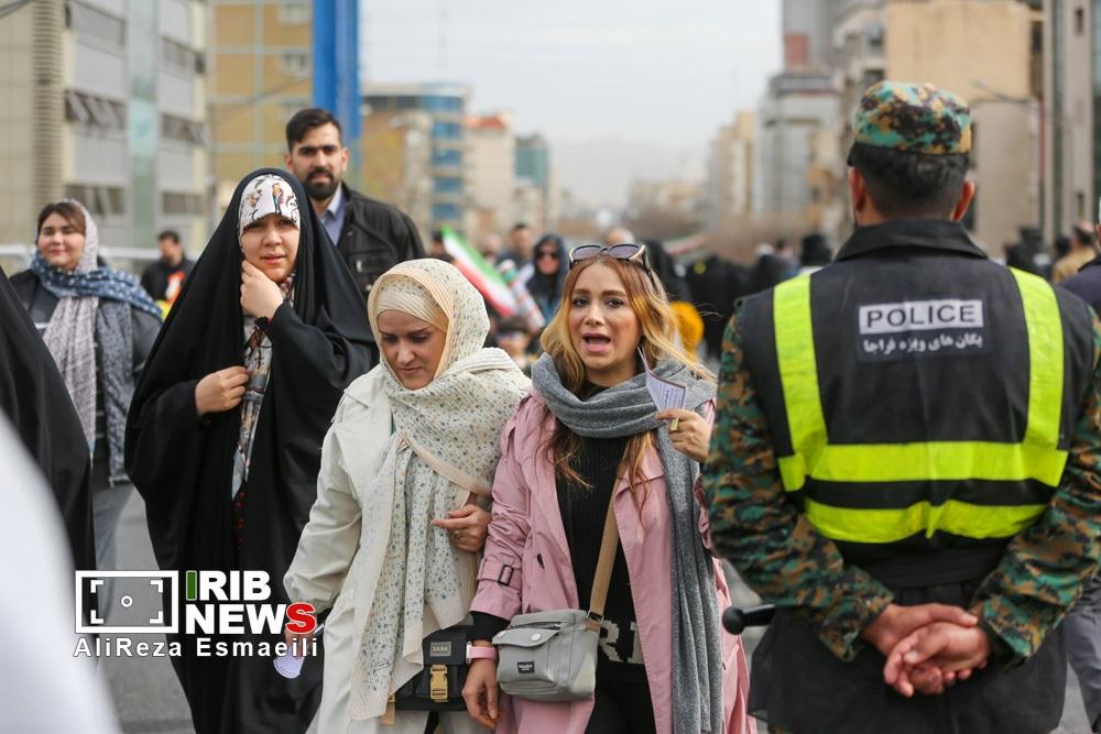 EyewitnessLens's tweet photo. رسانه‌ها واقعیت را بازتاب نمی‌دهند؛
آن‌ها واقعیت را انتخاب، برجسته و بازسازی می‌کنند.
اینجاست که دستورکار شکل می‌گیرد.
#علوم_ارتباطات #دستورکار_رسانه #مدیریت_رسانه #تحلیل_رسانه https://t.co/7e5GqueOef