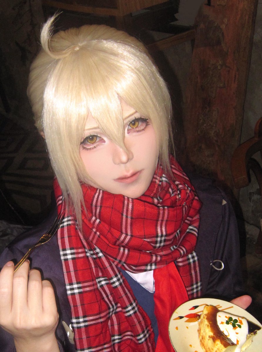 迟来的情人节限定～

别问我为什么迟，问就是在教猫后空翻

#cosplay #cos #fgo