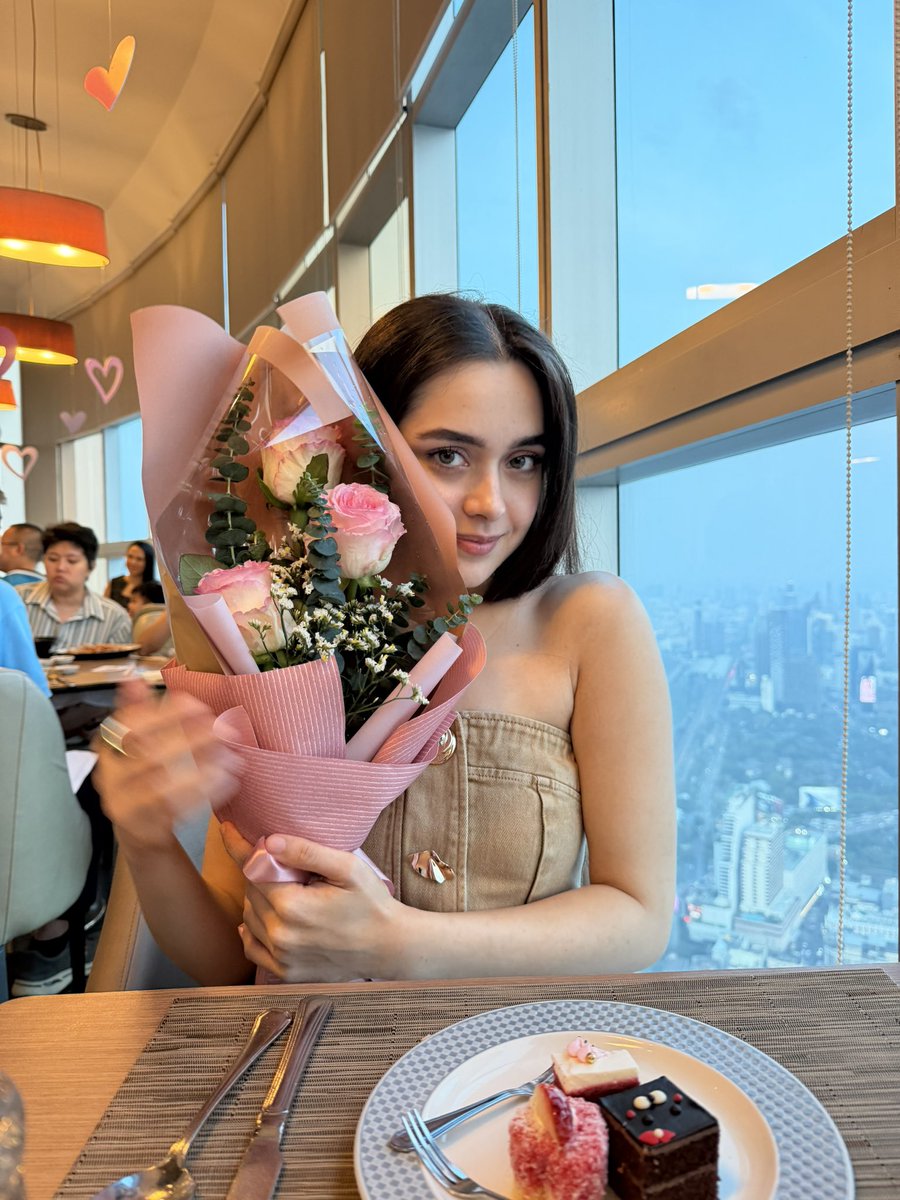 Forever exploring✈️💖

#ValentinesDay #rishitakothari #shkh #seher #bangkok