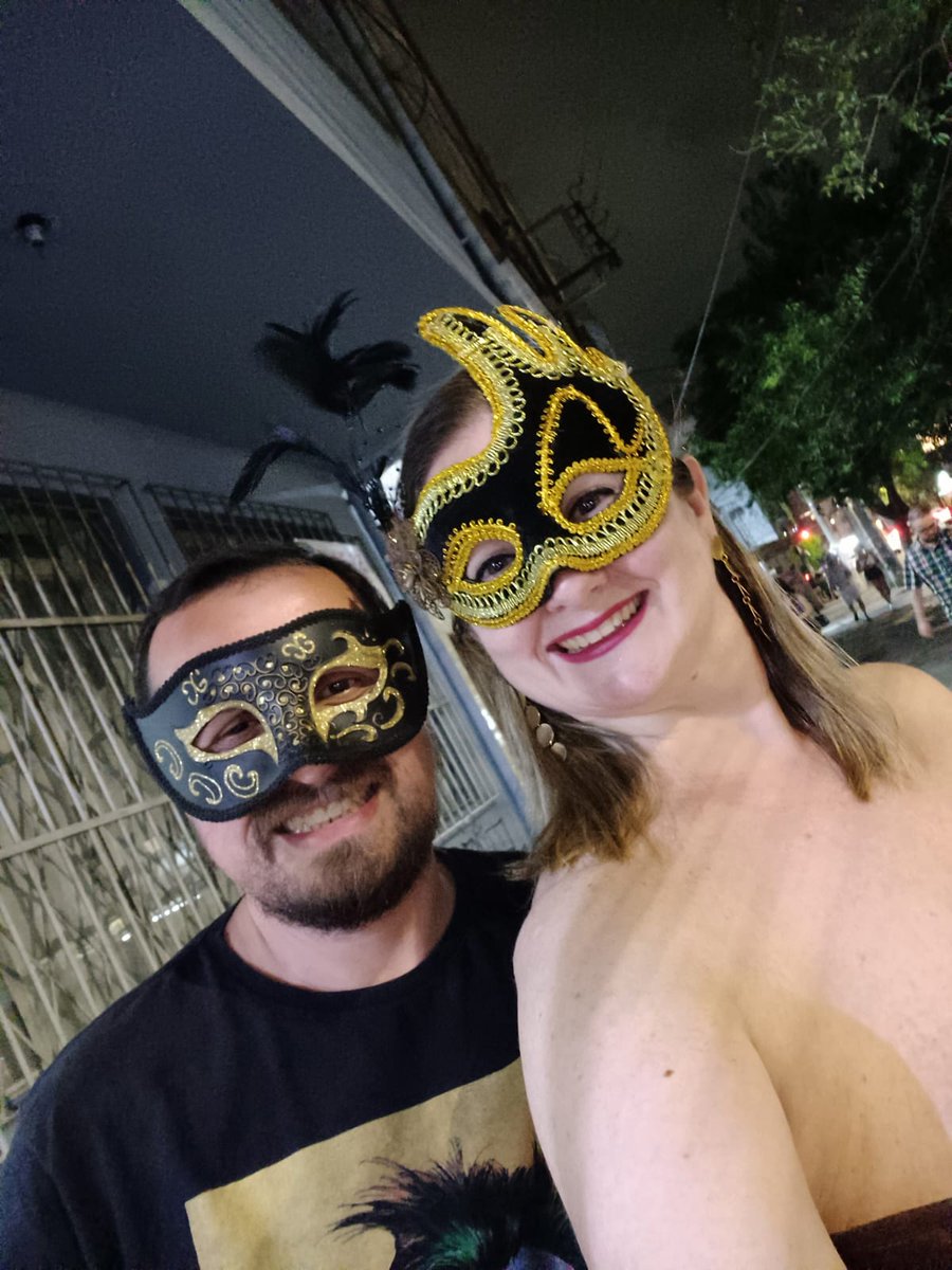 Da noite de ontem! É Carnaval!