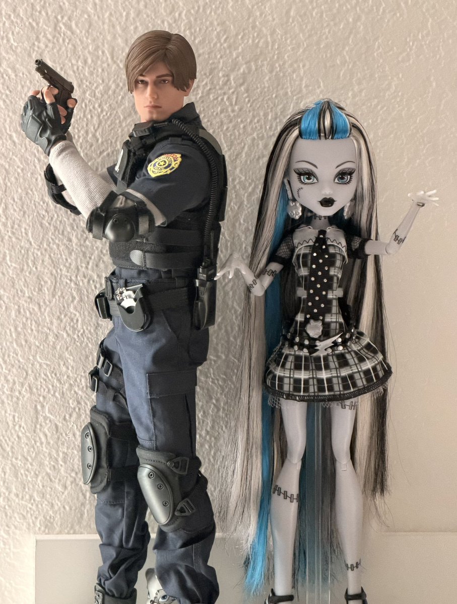 leonkiennedy's tweet image. are we still doing “duo i made up” because look at my duo i made up 😋