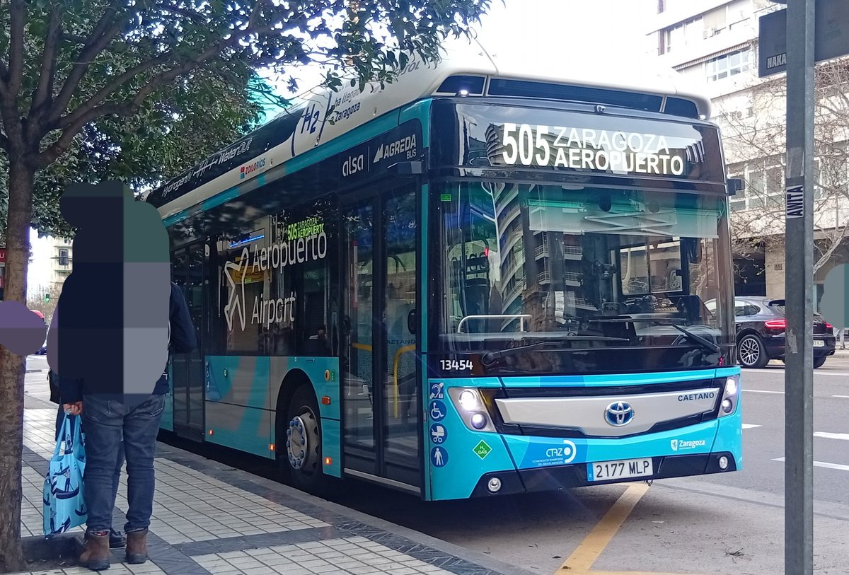 Toyota Caetano H2 City Gold N° 13454, perteneciente a Alsa | Ágreda Bus, realizando la línea 505 Zaragoza - Aeropuerto