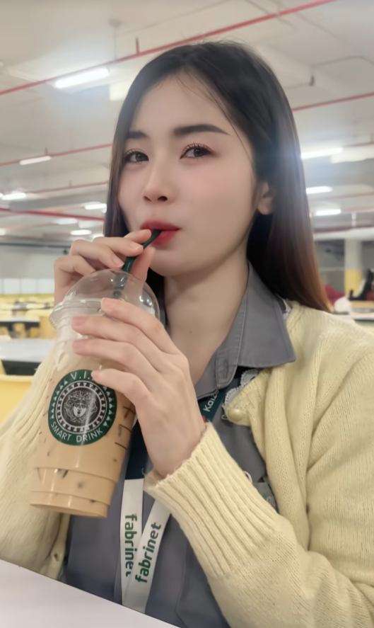 วาสนาสิให้ดูดแต่กาแฟนี้บ้อ สิ่งศักสิทธ์
 สิบ่ให้ได้ดูดแนวอื่นนำเขาแนบ่ 🥲🥲
