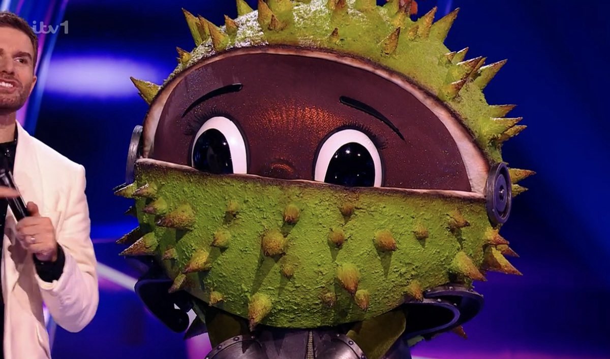 DebbieBlackma14's tweet photo. Congratulations @benshephard on your #MaskedSingerUK journey 👏👏. That was epic and brilliant pulling the wool over our eyes on the panel🤣🤣. My favourite contestant of all time. I couldn't stop smiling and laughing. Totally adored Conker https://t.co/t0AoEQ3YQG