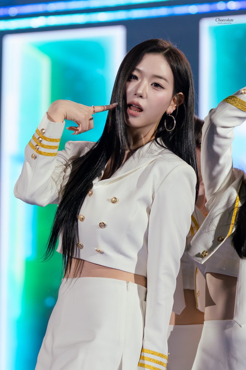 Chaecolate tweet media