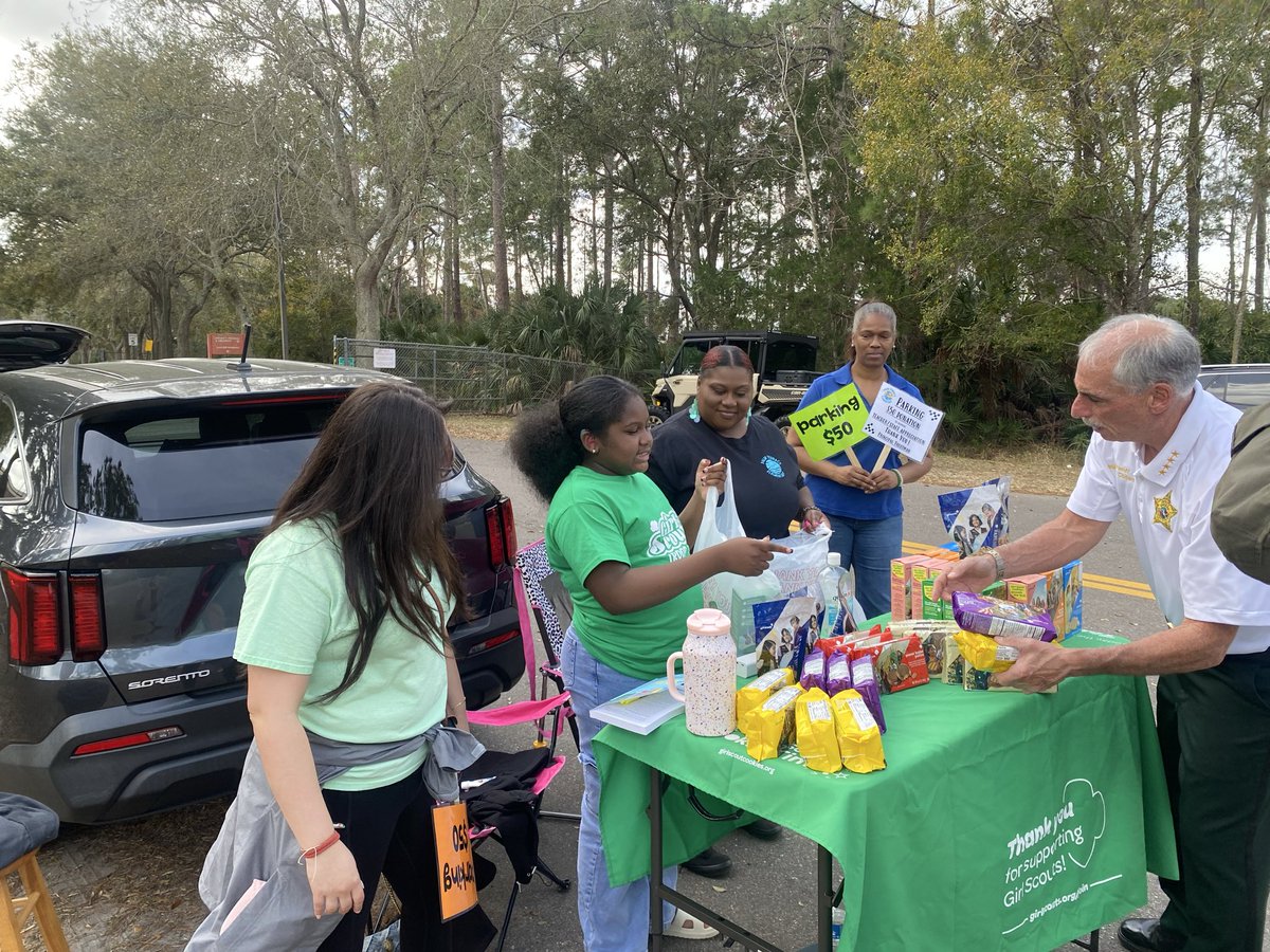 Karen Troutman tweet media