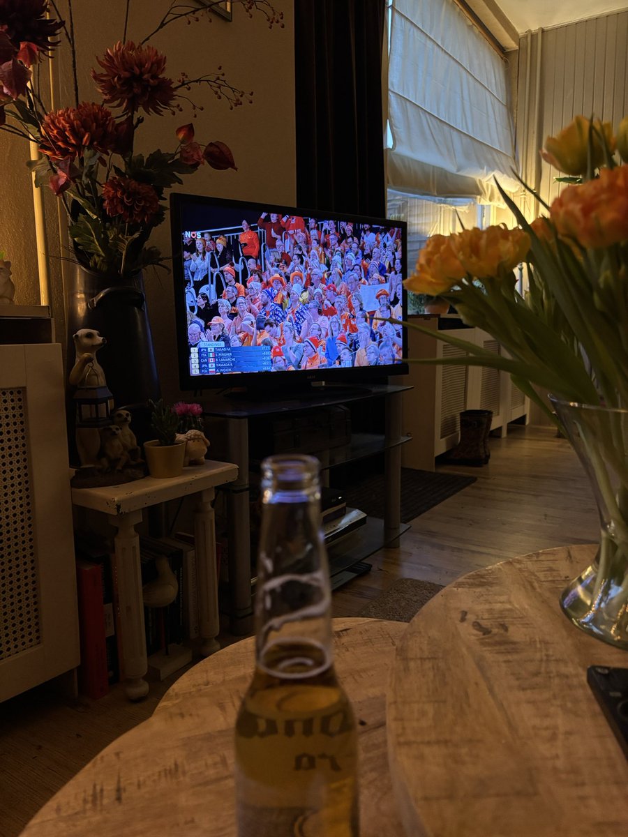 Lindaliciousss's tweet image. Here we go! 

#TeamNL. 🧡🦁🇳🇱

#JuttaLeerdam #JakePaul