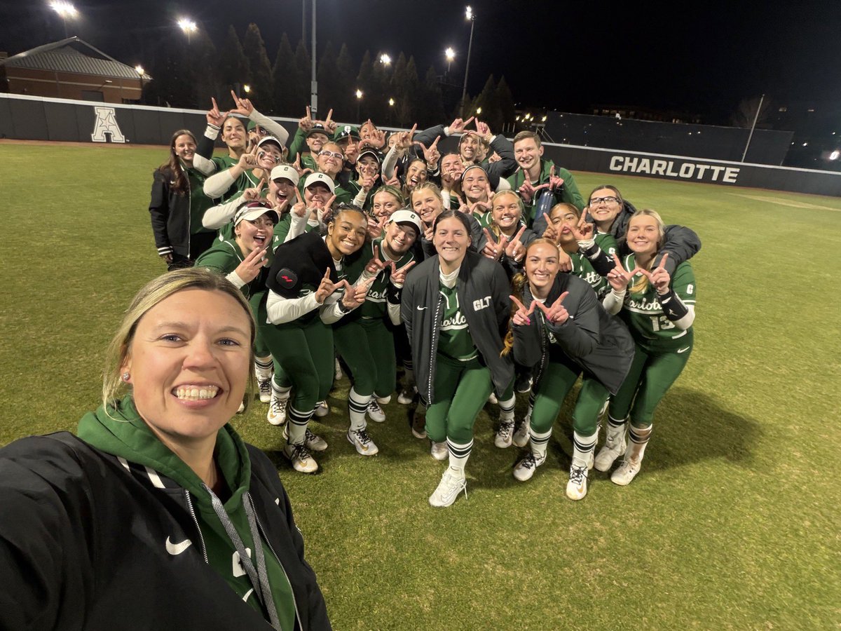 Charlotte Softball tweet media