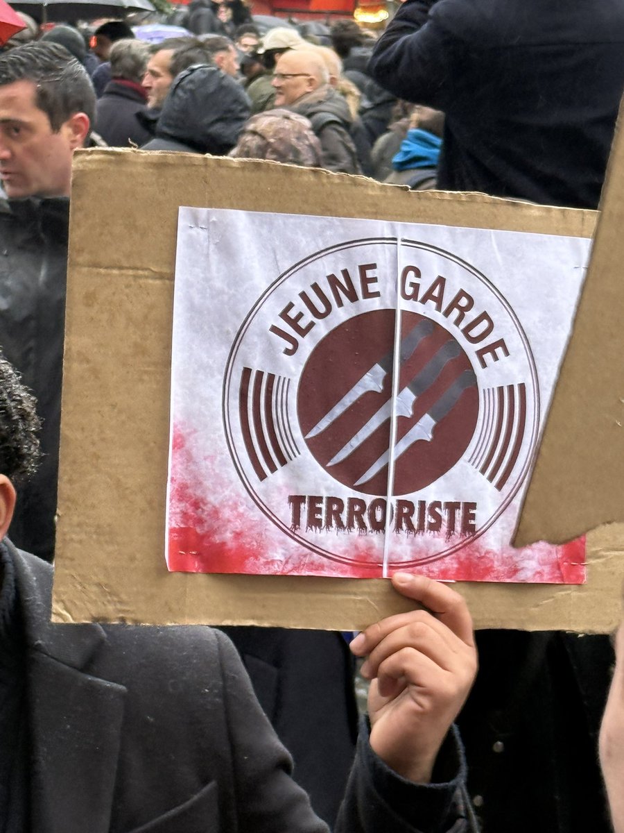 #JusticePourQuentin 

Soutien à la famille de Quentin, à ses amis et à Nemesis.

La justice doit agir…