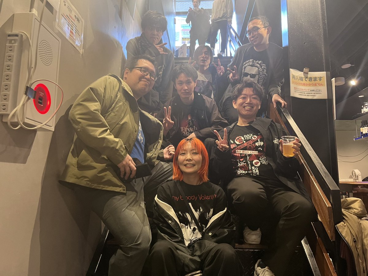 utauhito_tae's tweet image. 取り急ぎマイ・ブラッディ・ヴァレン妙ンのライブを楽しく終えることができました〜！
観てくれた方々、主催のこーちゃん、共演者の方々ありがとうございましたー！！！
LUSH撮りの集合写真とマニアックセトリ♡

 #LLa29  #LLa