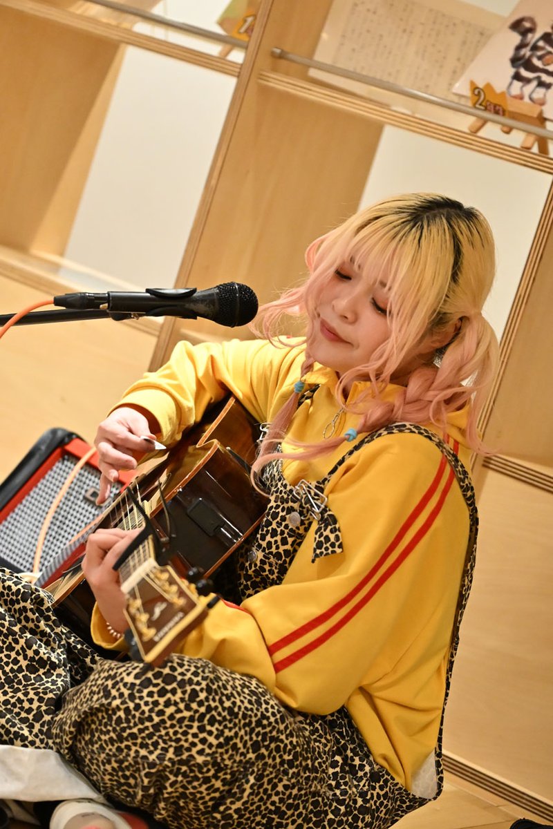 ke_sukechan's tweet image. 2月15日
Chii (シャイ・オブ・リムジン)＠本八幡イチイチマーケット in 京葉ガスてらす

@Chii_shyof
@shyoflim
#Chii #シャイオブリムジン
#本八幡 #弾き語り #京葉ガスてらす #イチイチマーケット