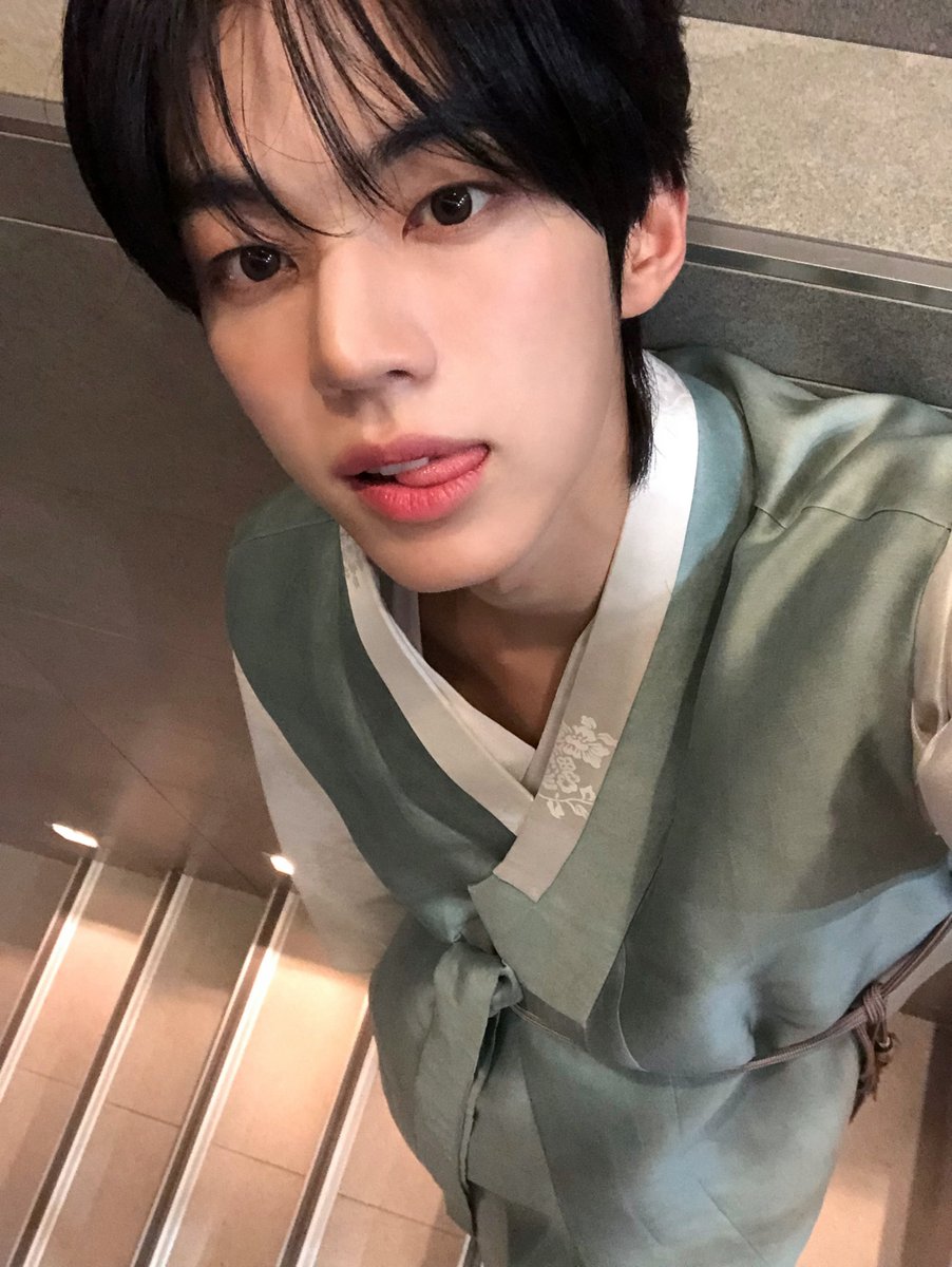 사견 𝆕 tweet media