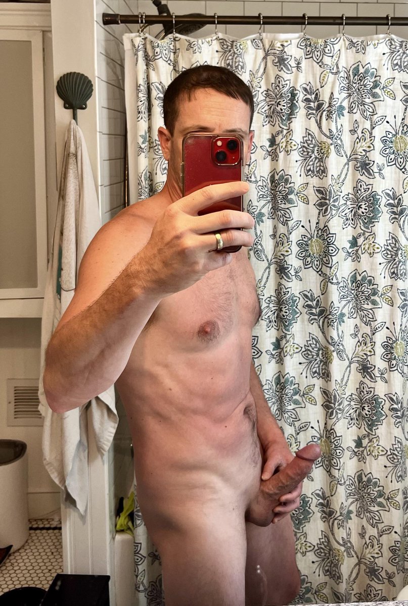 Found these on dad's phone and had to airdrop them to myself 🥵