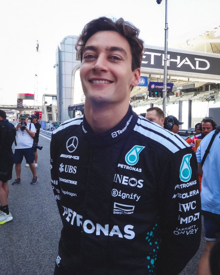 mikaakee's tweet photo. Parabéns para o divino George Russell, o campeão mundial de 2026!!! Muita vitória, muita luz na sua caminhada. Que você arrase todos os seus rivais com a sua língua afiada rs 🩵 Te amoo muitão
#GR28 #happybirthday #love 🩵 https://t.co/BYDRooav6l