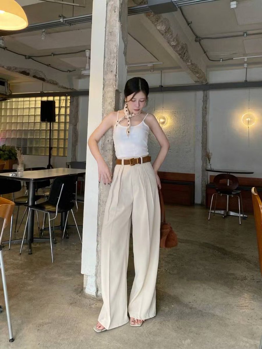 chikako199's tweet photo. กางเกงโกงหุ่นในตำนาน 🖤 ทรงสวยใส่สบาย เดินคล่องตัวทั้งวันแต่ยังดูเป็นมืออาชีพ ผ้าหนากำลังดีไม่บางเ��ย ใส่ไปประชุมหรือไปคาเฟ่ต่อก็เอาอยู่ ☕👔 
พิกัด 👇

https://t.co/WXVUuhQ03f

#รีวิวShopee #กางเกงขากระบอก #แต่งตัวไปทำงาน #OOTD #ใช้ดีบอกต่อ #กางเกงทำงาน #ShopeeTH #พิกัดเสื้อผ้า https://t.co/Q5ZUk3bSn6