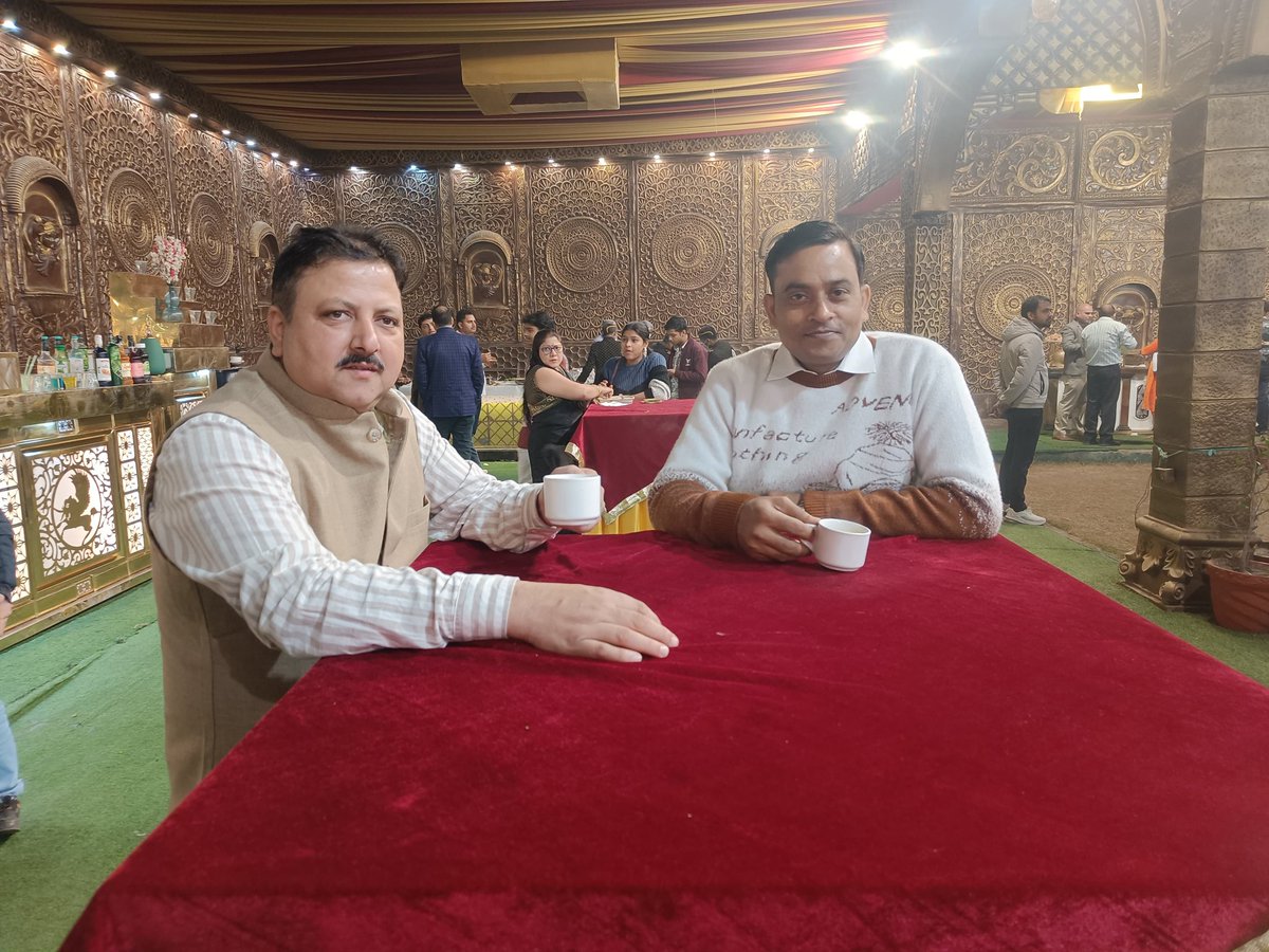 KamalExIN's tweet photo. Happy Birthday dear Pradeep ji.
सादगी में शान, बातों में अपनापन,
और चेहरे पर हमेशा वही आत्मविश्वास भरी मुस्कान - यही उनकी पहचान है। 
जिनके साथ चाय की एक प्याली भी
यादगार मुलाकात बन जाती है,
ऐसे सच्चे, सौम्य और दिलदार व्यक्तित्व को
जन्मदिन की हार्दिक शुभकामनाएँ। 
ईश्वर से प्रार्थना है कि आपको उत्तम स्वास्थ्य, निरंतर सफलता, और जीवन के हर कदम पर नई ऊँचाइयाँ प्राप्त हों।
Happy Birthday Pradeep Ji! 
आज का दिन आपके नाम… और आने वाला हर दिन आपके कामयाबी के नाम!