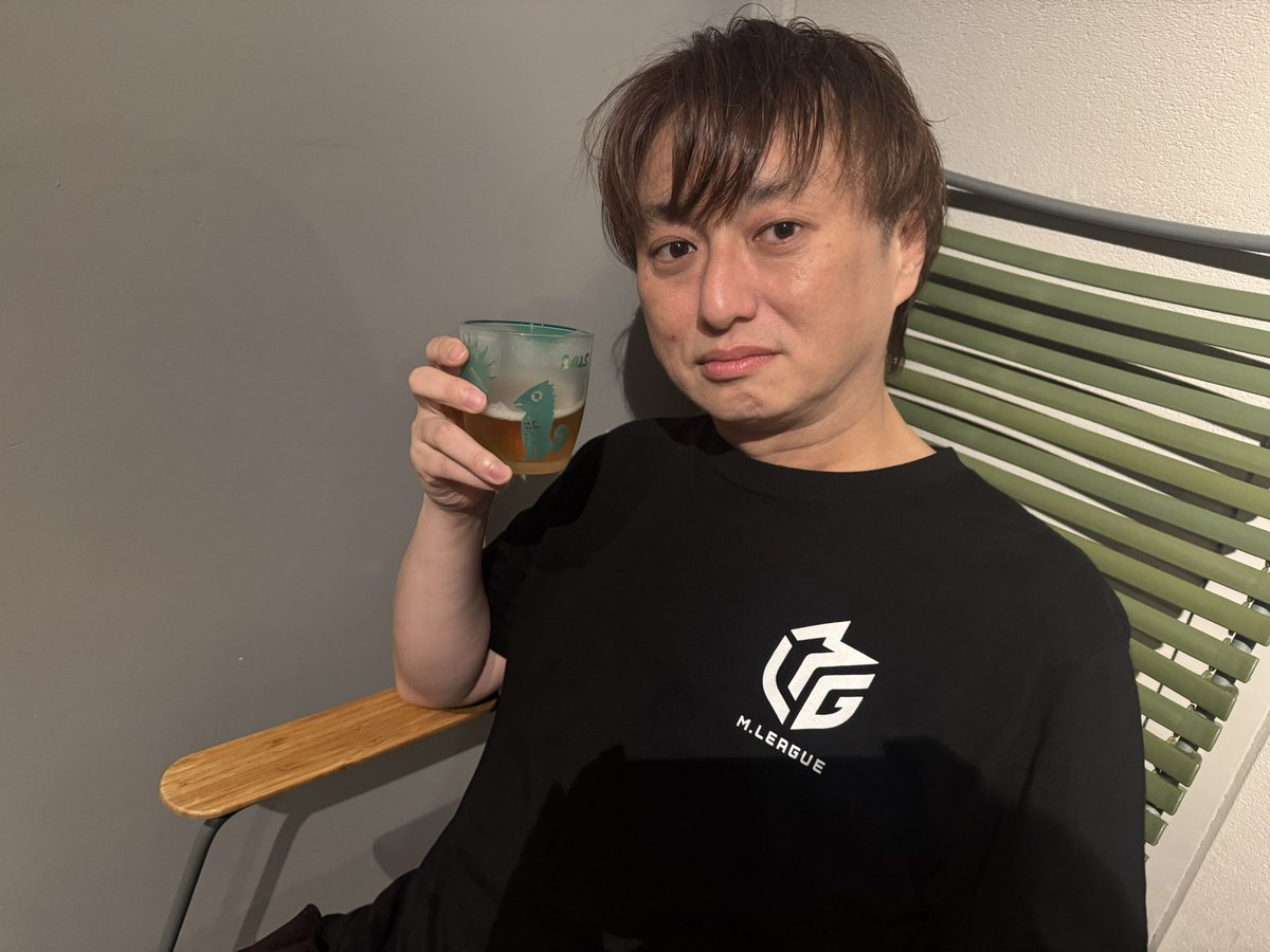 hryks's tweet photo. 50になりました㊗️
麻雀プロとして人生の半分をすごしていますが
皆さんのおかげで今、沢山の新しい挑戦ができている事に感謝しております🙏
折り返しの人生も楽しんで
沢山のお礼が出来るよう頑張って参りますので
今後ともよろしくお願い致します https://t.co/gcMJWBMV86