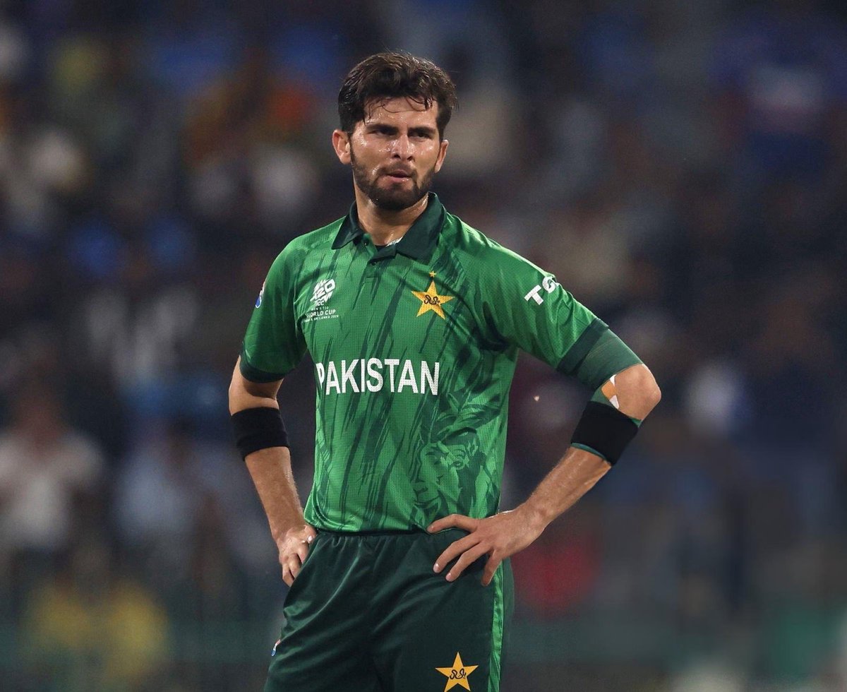 - Premium fast bowler Shaheen Afrdi today :
2 overs , 31 runs , 15.5 economy 

- Part timer Tilak Varma : 
2 overs , 11 runs , 5.5 economy.

We all will agree here. #IndvsPak