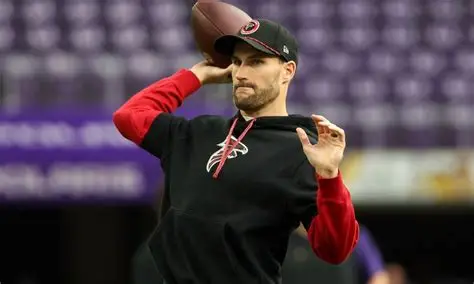 🚨MAN OF FAITH 

#Falcons Kirk Cousins' dad is a pastor, and Kirk is a follower of Christ.

Cousin's faith has been a foundation and is the foundation of life and his NFL career.

Kirk has donated millions of dollars to charities, and also to Christian charities 

Kirk often is a
