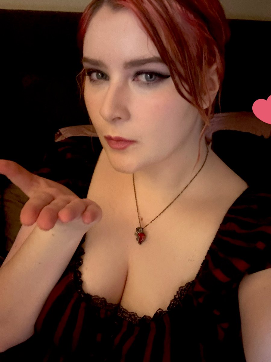 I rarely post photos of my face so I’m using this acc instead. If you see this you’re cool 😌