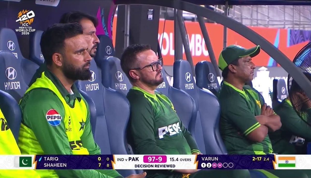 پاکستانی اپنی بات کے پکے ہیں انہوں نے کہا تھا کہ ہم انڈیا کے خلاف نہیں کھیلیں گے اور دیکھ لو مجال ہے کہ کسی نے بلا بھی ہلایا ہو 😅😅😅😅😅😅
#followersシ゚ #pakvsindiamatch #Pakistan #pct #cricket