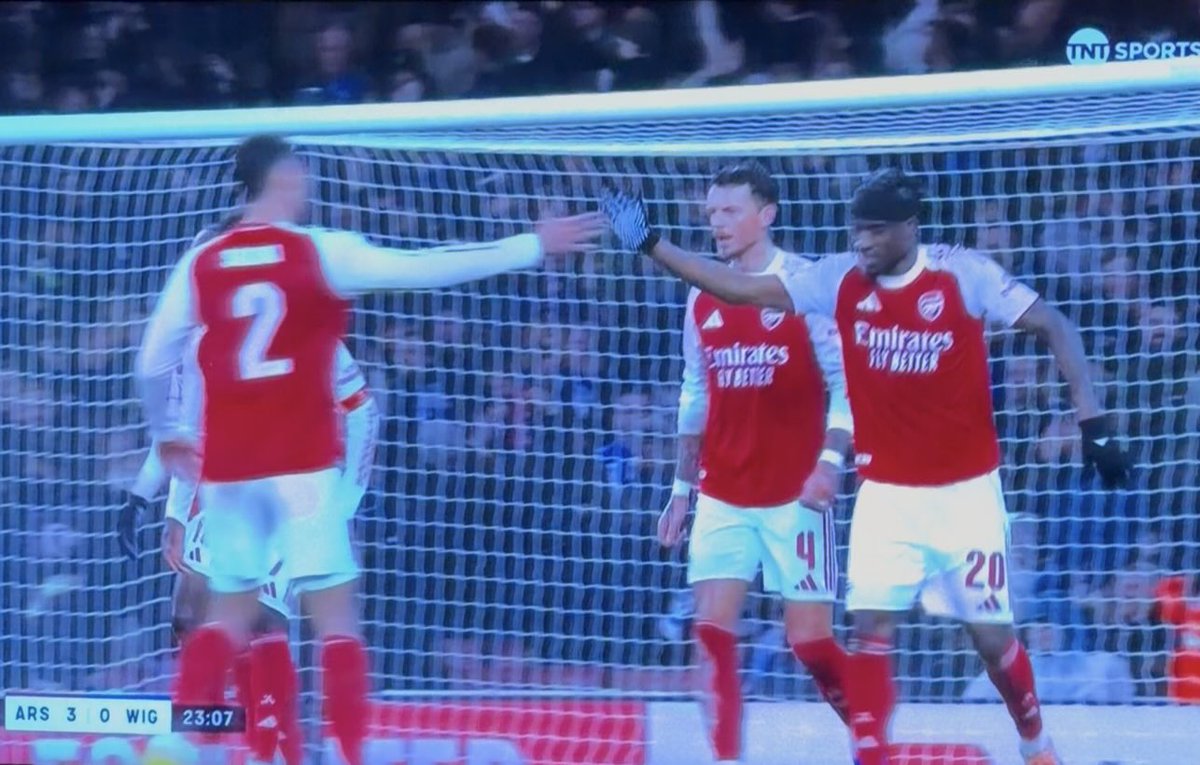 Piers Morgan tweet media