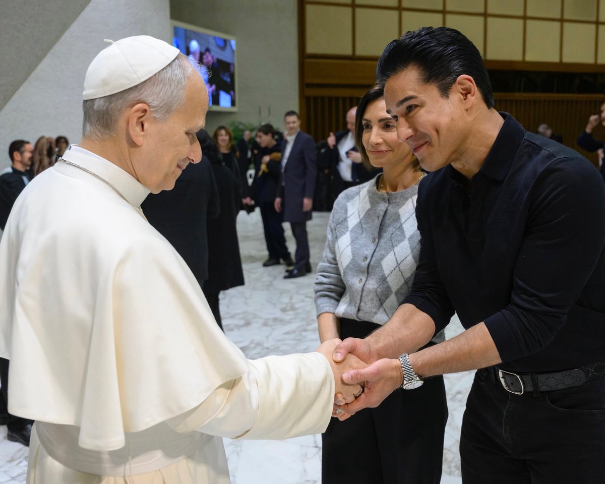 mariolopezviva's tweet image. Today was humbling. Met the Holy Father, attended Mass at the Vatican, and had my cross blessed. A moment I'll carry with me forever. Faith over everything…

#VaticanCity  #HolyFather #FaithAndFamily  #CatholicLife