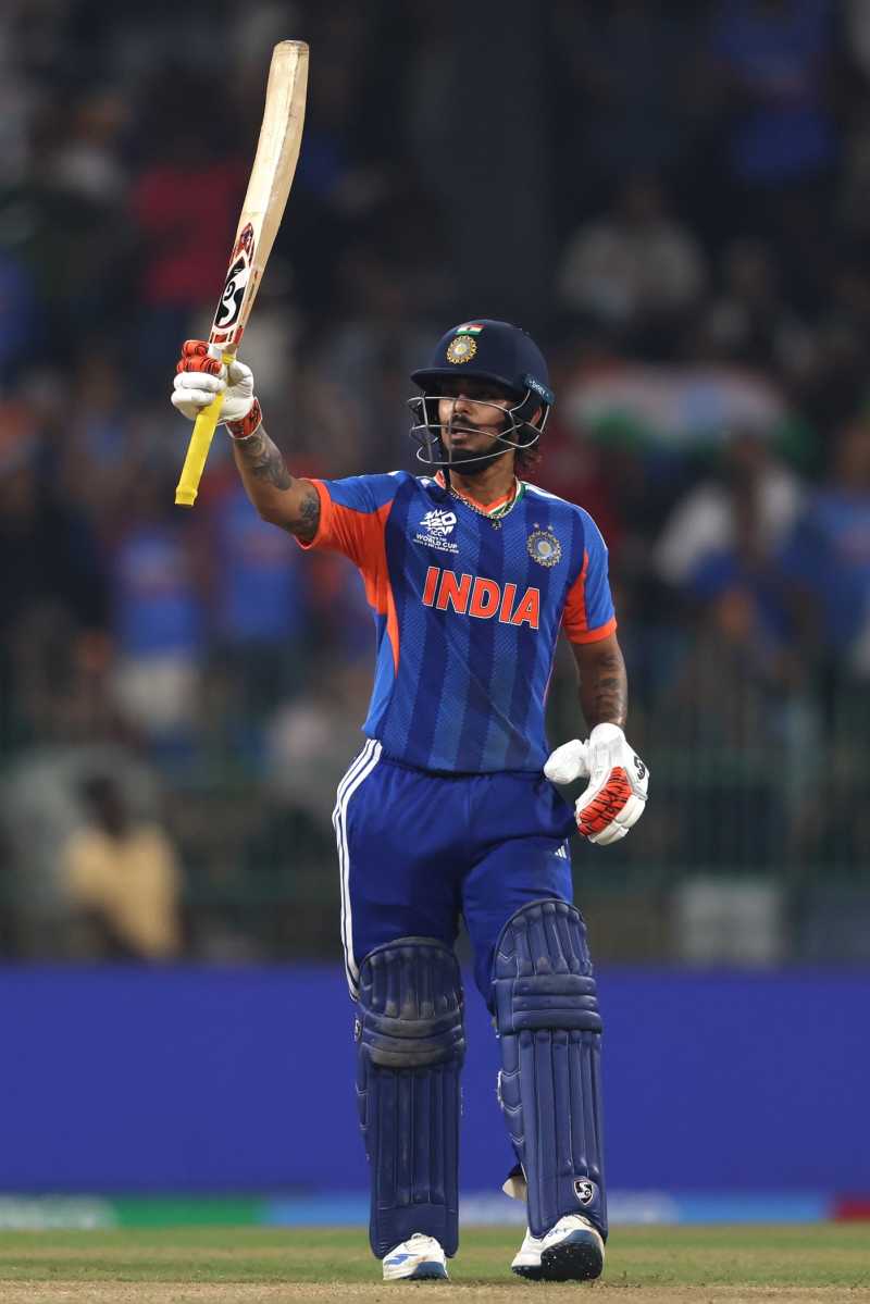 jitendraverma87's tweet photo. ICC पुरुष T20 विश्व कप मुकाबले में भारतीय टीम ने Pakistan को 61 रनों से पराजित किया।
पहले बल्लेबाजी करते हुए भारत ने निर्धारित 20 ओवरों में 175 रन बनाए।
लक्ष्य का पीछा करते हुए Pakistan टीम 114 रन ही बना सकी।
 टीम इंडिया ने यह मुकाबला अपने नाम किया।
#ICCMensT20WorldCup https://t.co/UFEJoIfi3y