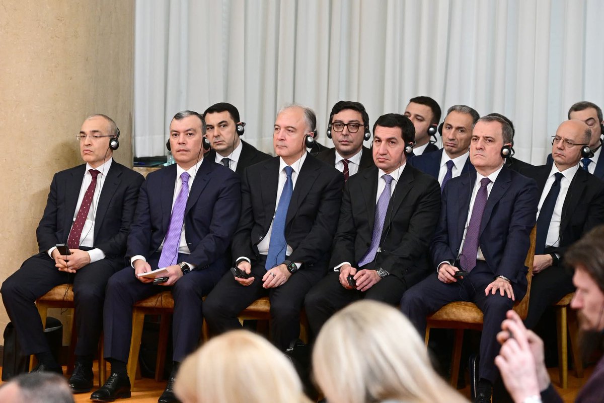 Prezident İlham Əliyev və Serbiya Respublikasının Prezidenti Aleksandar Vuçiç mətbuata bəyanatlarla çıxış ediblər.

president.az/az/articles/vi…