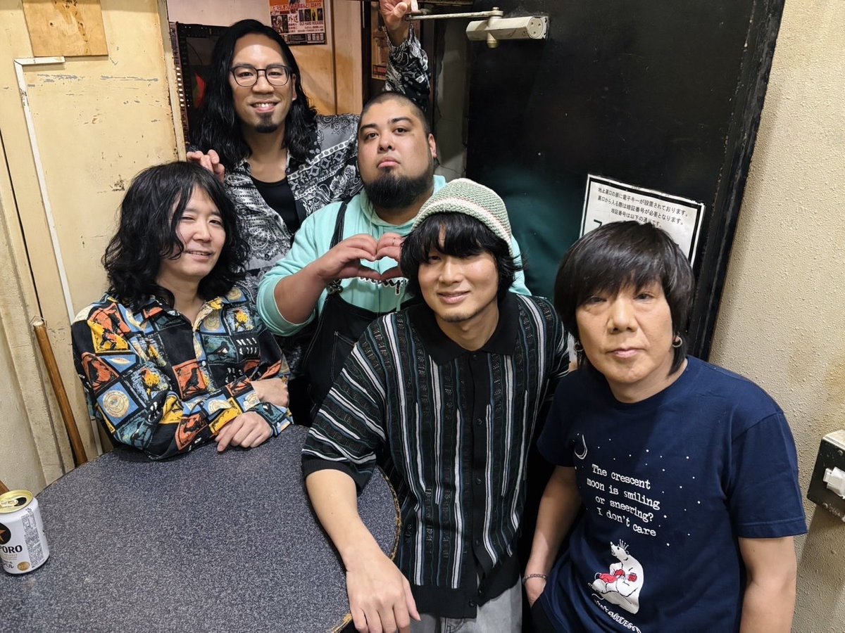 今日はNINE MILES東京公演でした。今回念願のバンドツアーをとことん楽しませてもらいました！今日もずっとあの場所に居たいと思ってしまうほどの空間でした。そして今回のツアーを見届けてくれて方々、本当にありがとうございました！またあの空間を共有しましょうね！