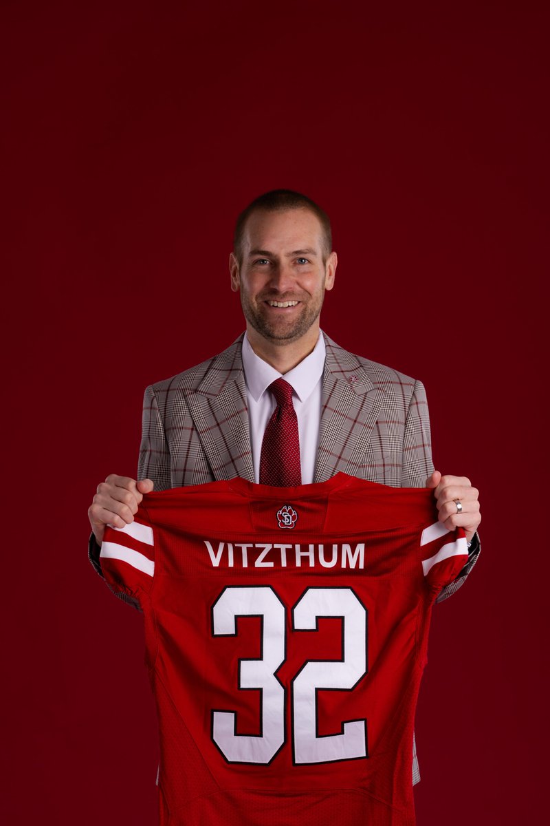 South Dakota Football tweet media