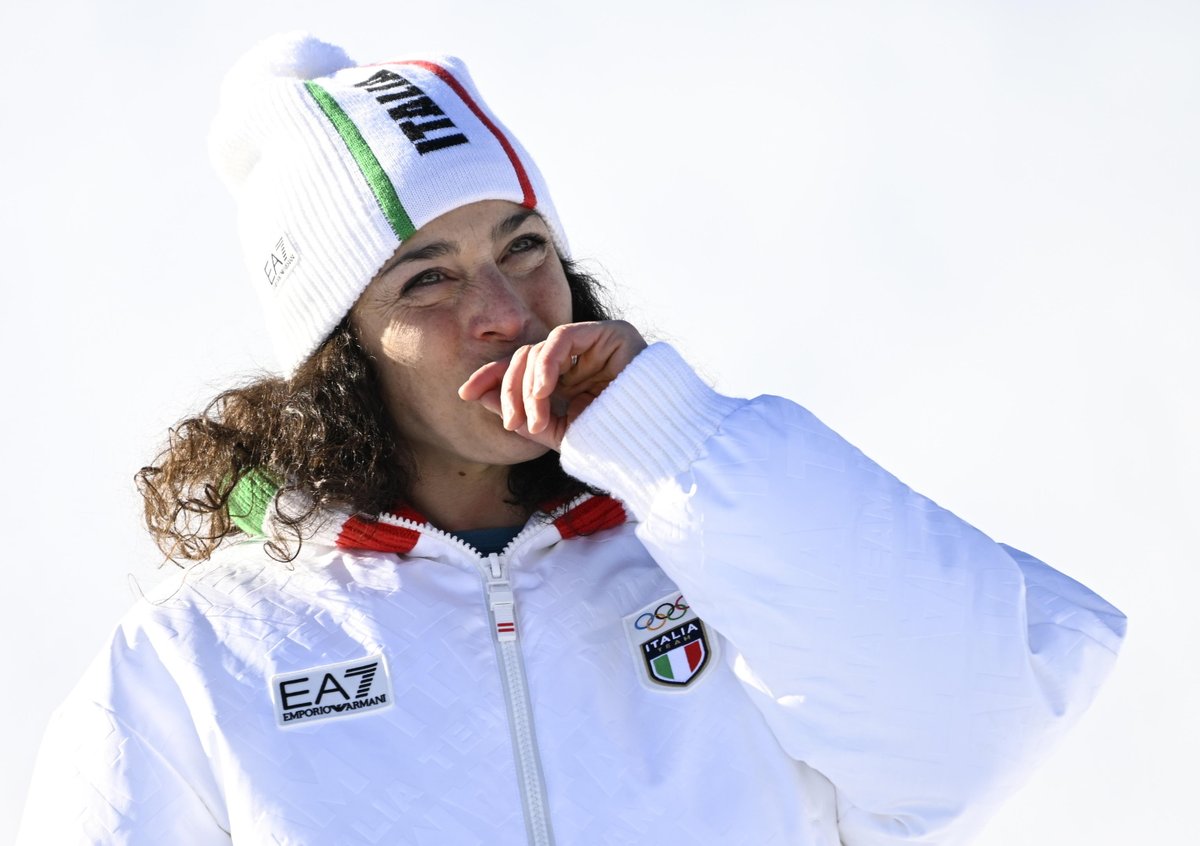 TV2000it's tweet photo. #NEWS - 🔴#MilanoCortina, #Italia d'oro 🥇con Federica #Brignone e Lisa #Vittozzi, argento 🥈nello snowboard, fondo di bronzo 🥉
Storico bis della 'tigre' in #Gigante dopo il SuperG, trionfa anche la biathleta nell'inseguimento. Seconda medaglia per la snowboarder #Moioli in coppia con #Sommariva, terzo posto per la staffetta maschile 4x7,5 Km. Nuovo record di podi azzurri: sono 22, superata #Lillehammer
#15febbraio #Olimpiadilnvernali2026 #Olimpiadi #olimpiadiinvernali