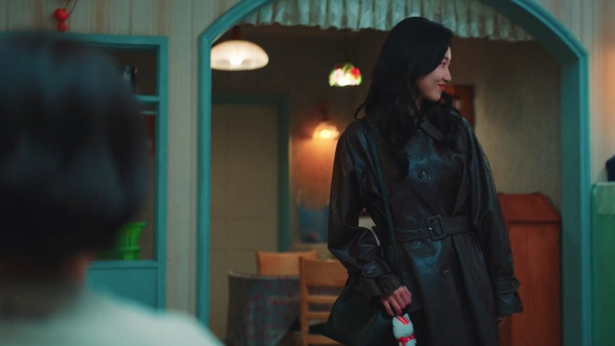 Bom has sapphic aunts I'm so jealous 

#UndercoverMissHongEp10