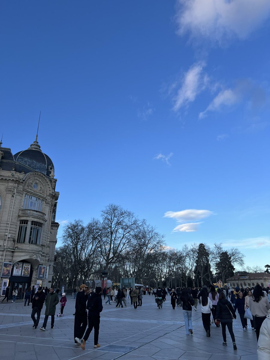 Saint Valentin solo mais le soleil est revenu 😎🌞
#LGBTQIAWithOrNotValentine