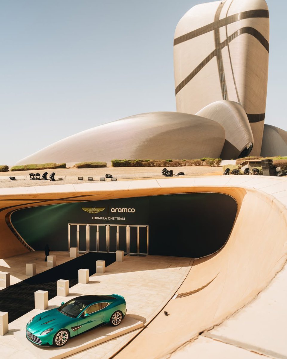 هليّـل tweet media