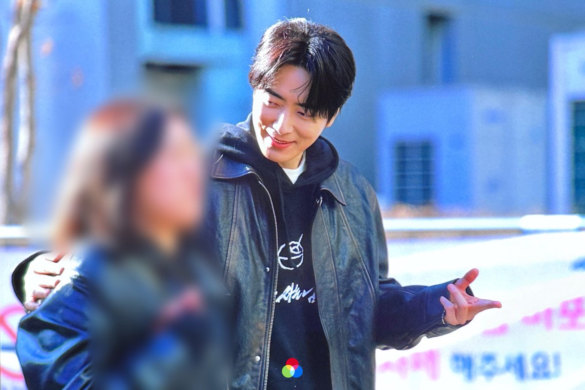 260215 왕과 사는 남자 무대인사 
이동중🥰
#이준혁 #LEEJUNHYUK