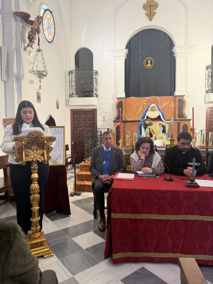 HdadAmarguraDH's tweet photo. En la mañana de hoy, y tras la presentación del cartel anunciador de la tarde del Viernes Santo nazareno, se ha celebrado en nuestra Capilla: Cabildo Anual Ordinario y Cabildo General de Cuentas. https://t.co/MuRtSRigoZ