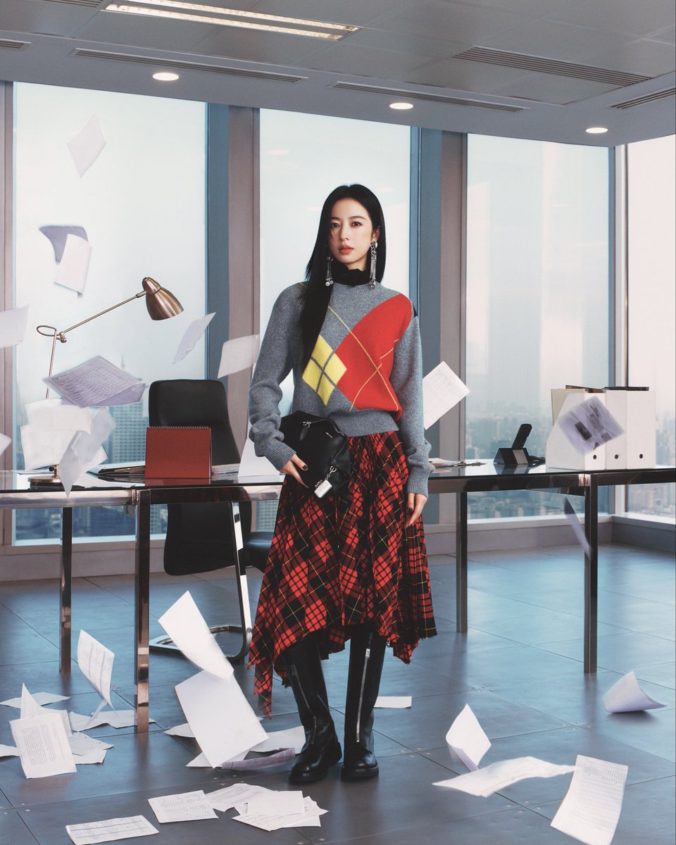 McQueen's tweet photo. McQueen celebrates 2026: The Year of the Horse

Set against the urban backdrop of the city. The McQueen Spring Summer 2026 Pre-collection: bold argyle motifs and signature 'MacQueen' tartan. https://t.co/rNVf4h1Hhu